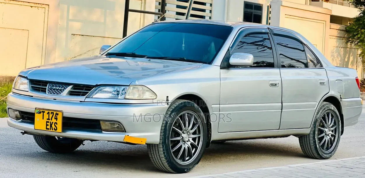 Toyota Carina 2000 Silver