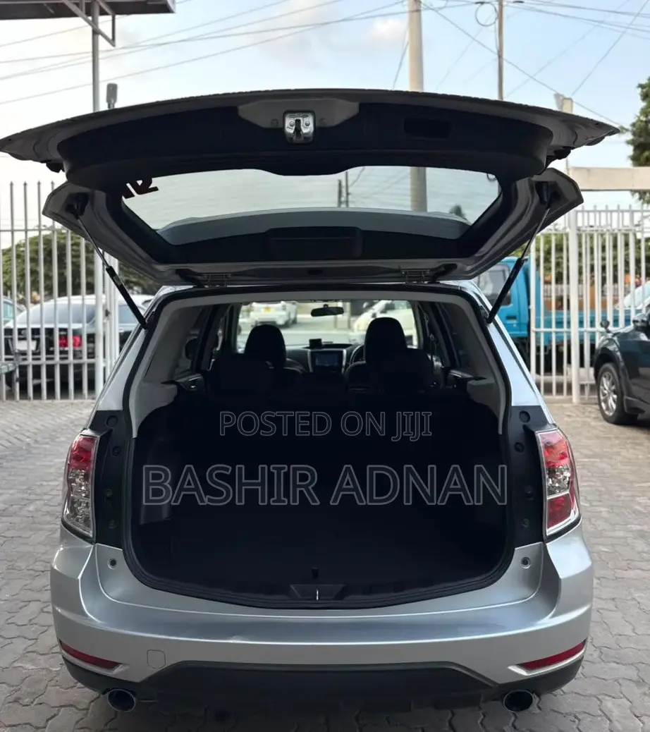 Subaru Forester 2011 Silver