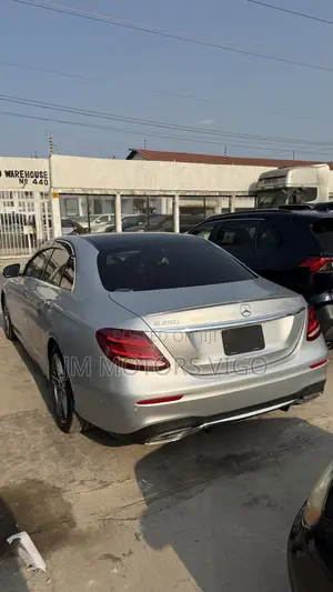 Mercedes-Benz E250 2016 Silver