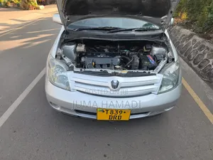 Toyota IST 2003 Silver