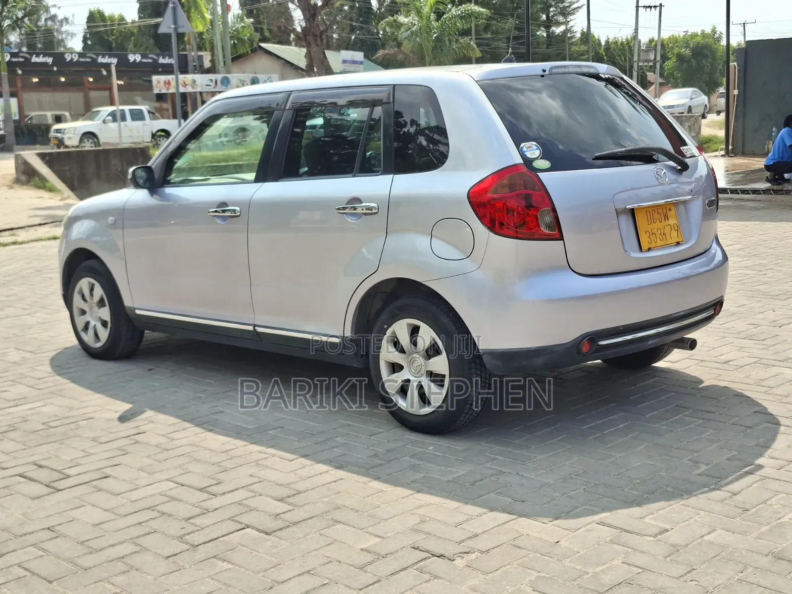 Mazda Verisa 2011 Silver