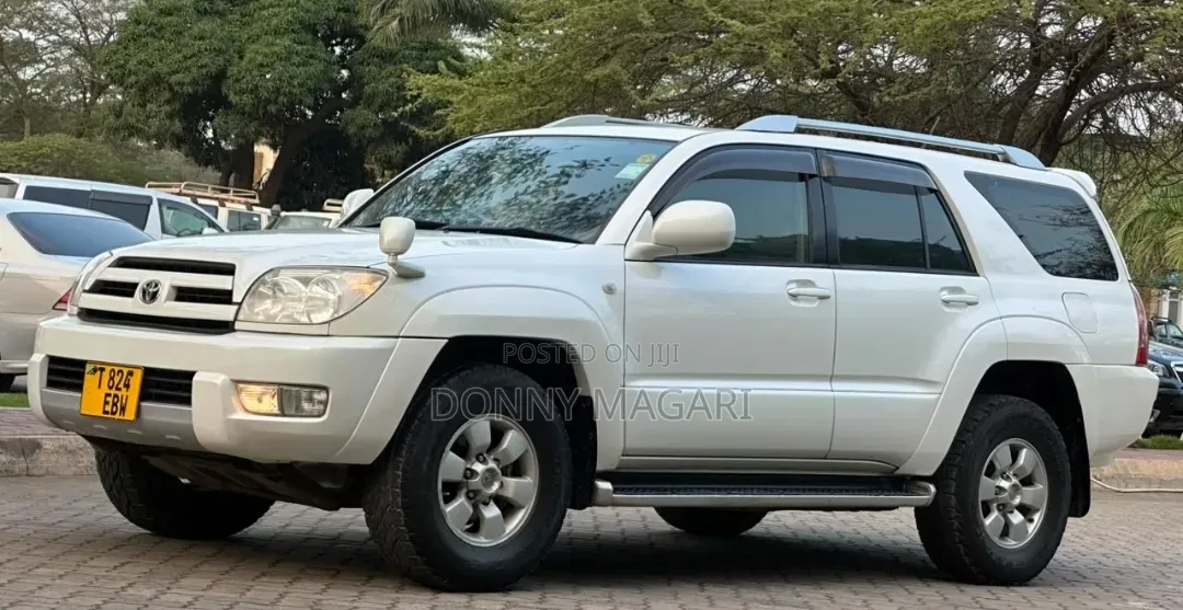 Toyota Hilux Surf 2004 White