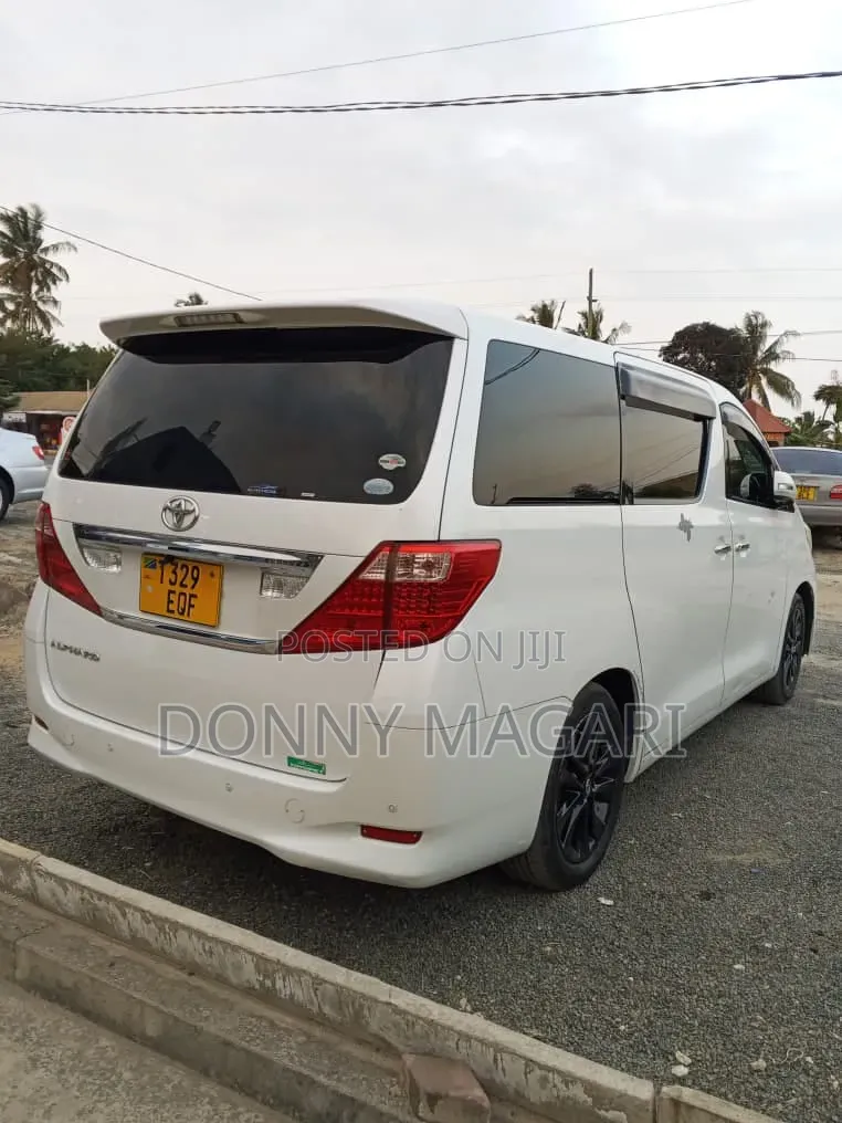 Toyota Alphard 2008 White