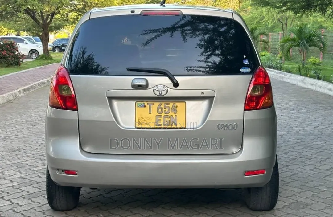 Toyota Corolla Spacio 2004 Silver