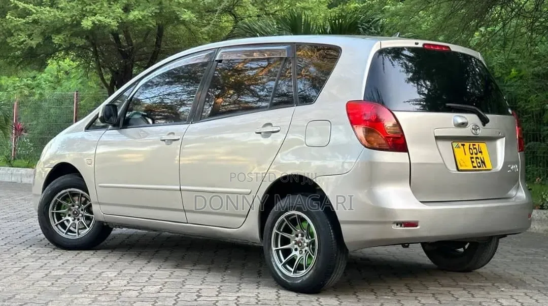 Toyota Corolla Spacio 2004 Silver