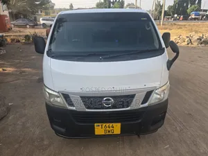 Nissan Caravan (Urvan) 2016 White