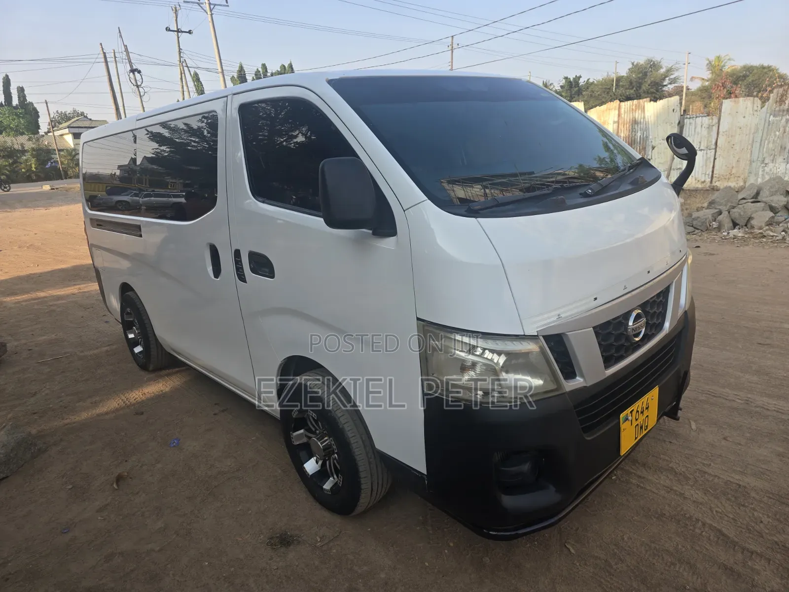 Nissan Caravan (Urvan) 2016 White