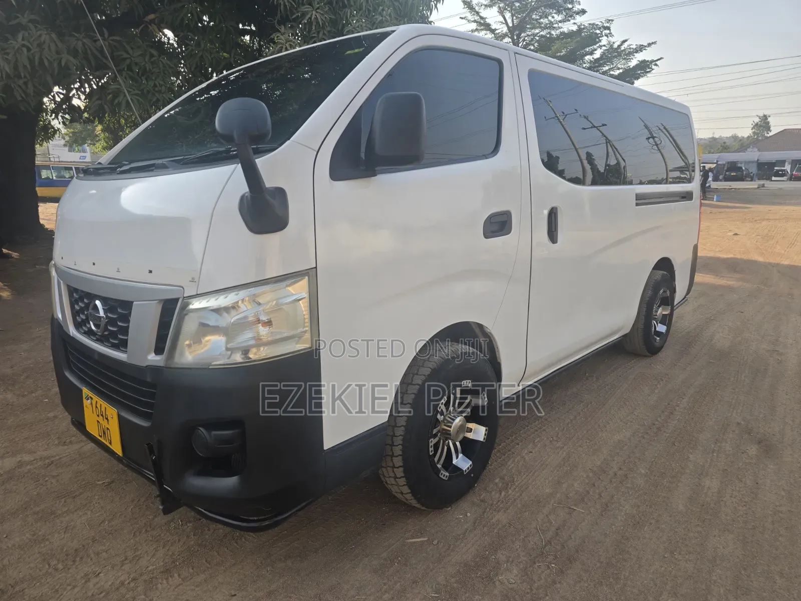 Nissan Caravan (Urvan) 2016 White