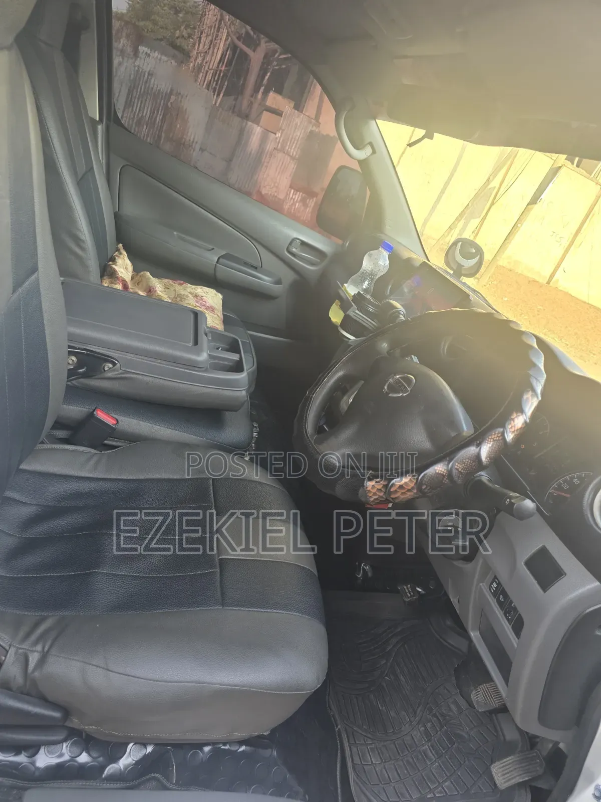 Nissan Caravan (Urvan) 2016 White