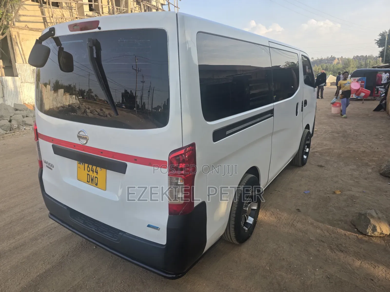 Nissan Caravan (Urvan) 2016 White