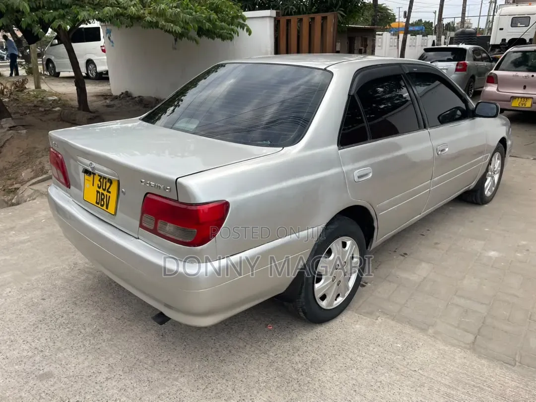 Toyota Carina 2000 Silver