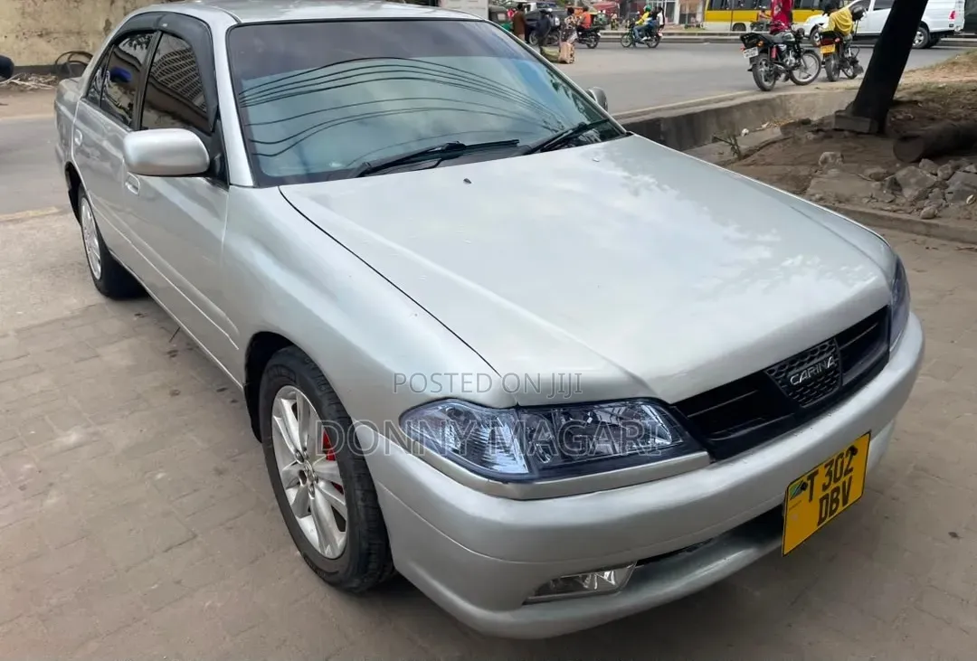 Toyota Carina 2000 Silver