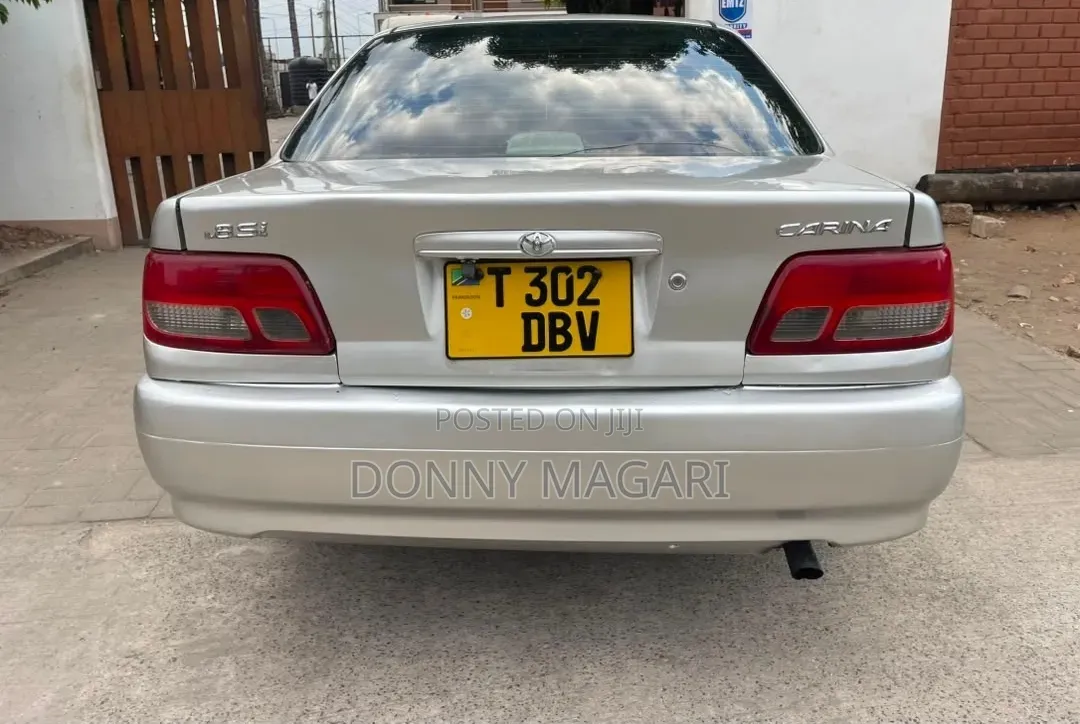 Toyota Carina 2000 Silver