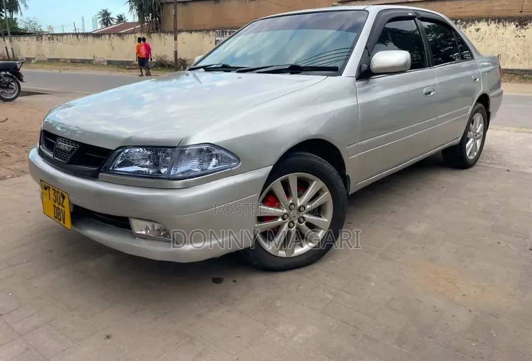 Toyota Carina 2000 Silver
