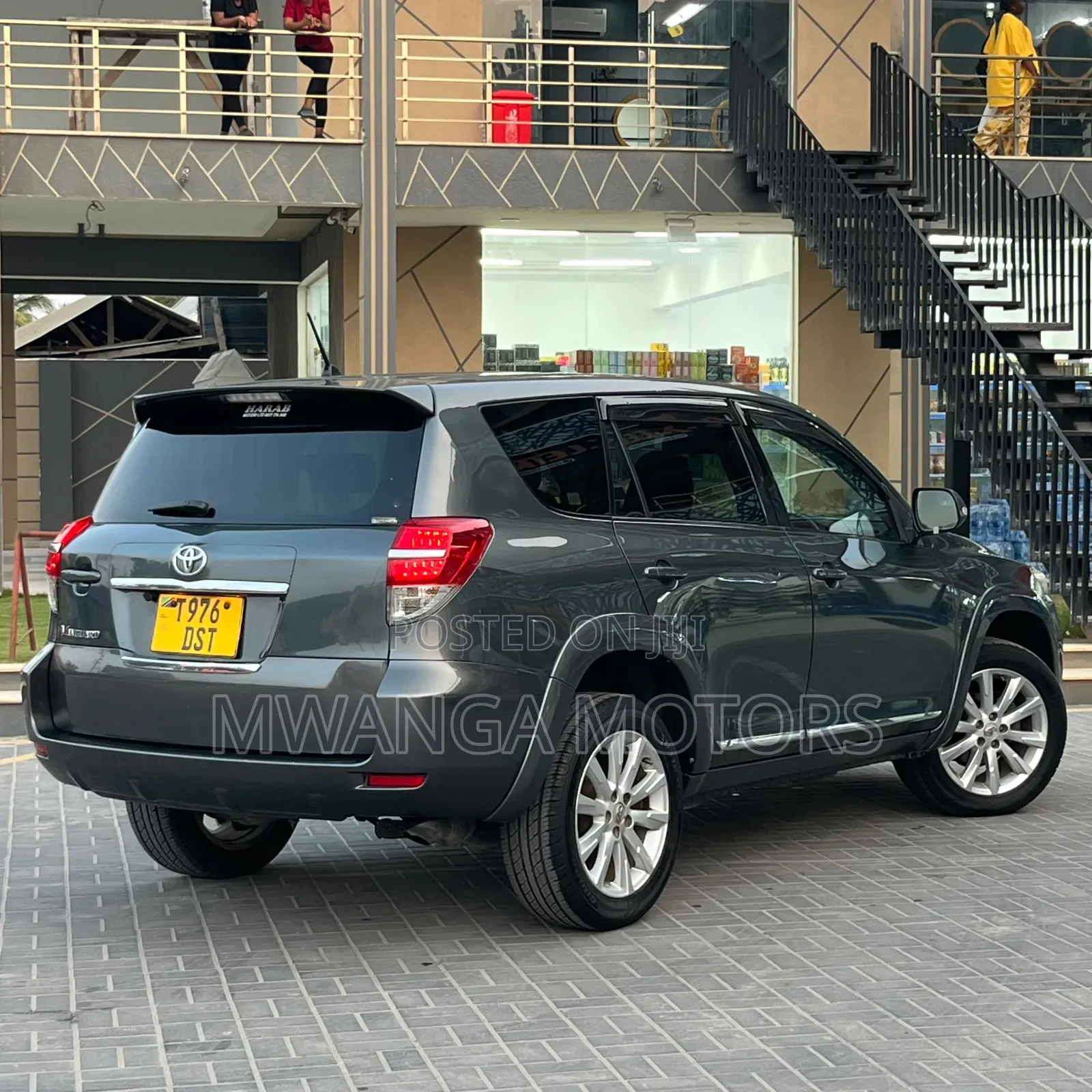 Toyota Vanguard 2010 Gray