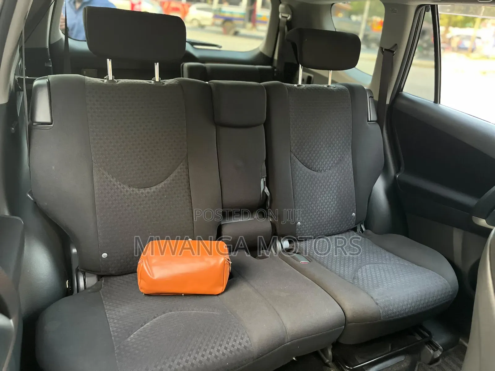 Toyota Vanguard 2010 Gray