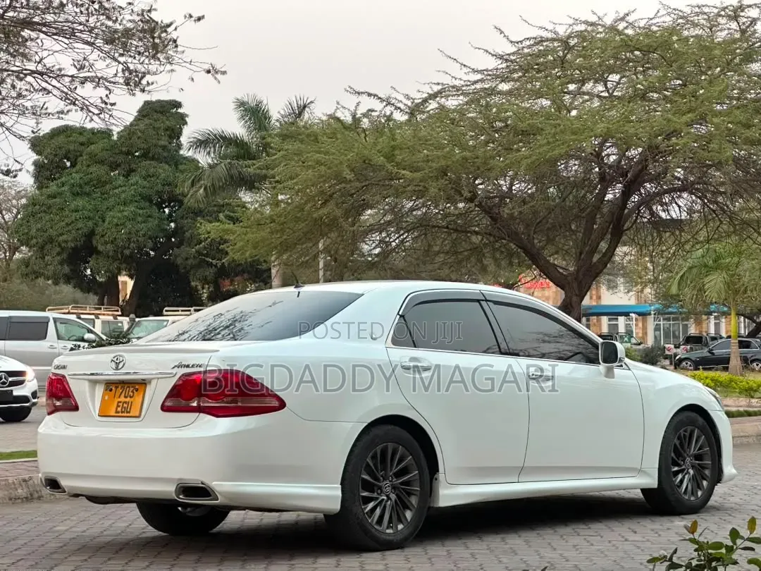 Toyota Crown 2009