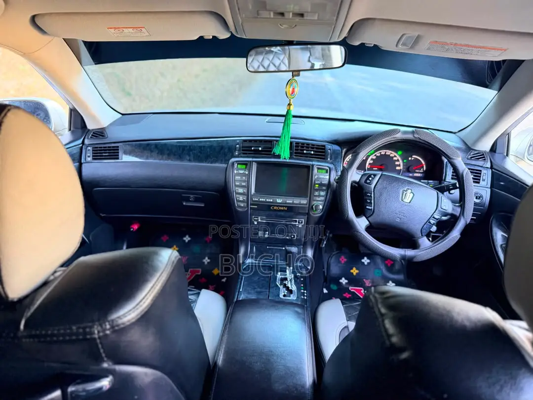 Toyota Crown 2006 Silver
