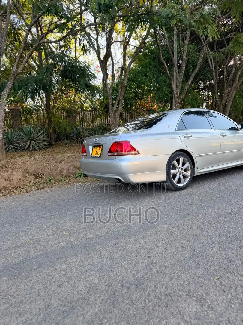 Toyota Crown 2006 Silver