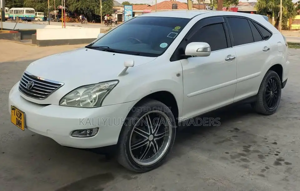 Toyota Harrier 2006 White