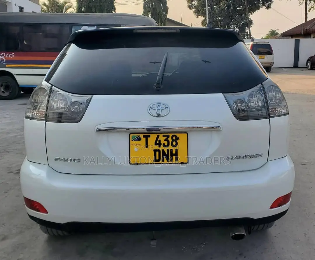 Toyota Harrier 2006 White