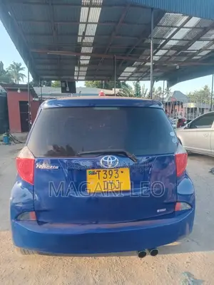 Toyota Ractis 1.3 FWD 2010 Blue