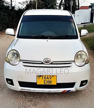 Toyota Sienta 1.5 FWD 2005 White
