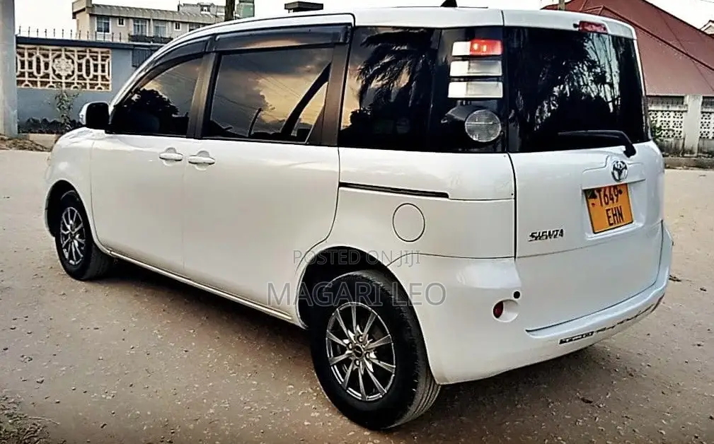 Toyota Sienta 1.5 FWD 2005 White
