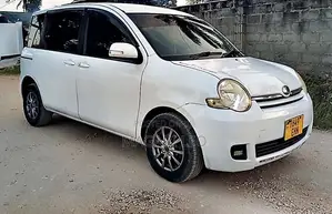 Toyota Sienta 1.5 FWD 2005 White