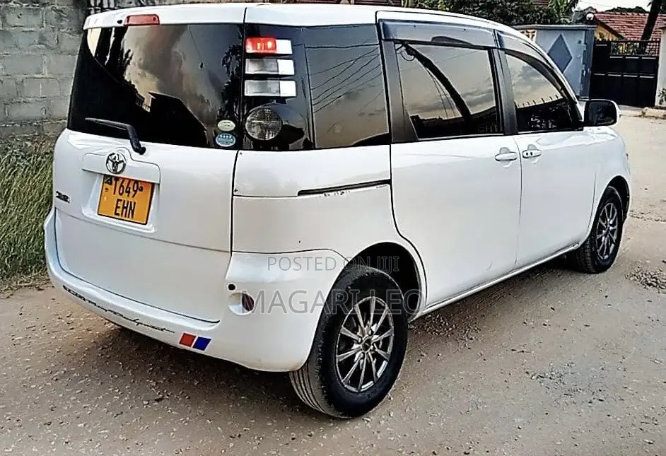 Toyota Sienta 1.5 FWD 2005 White