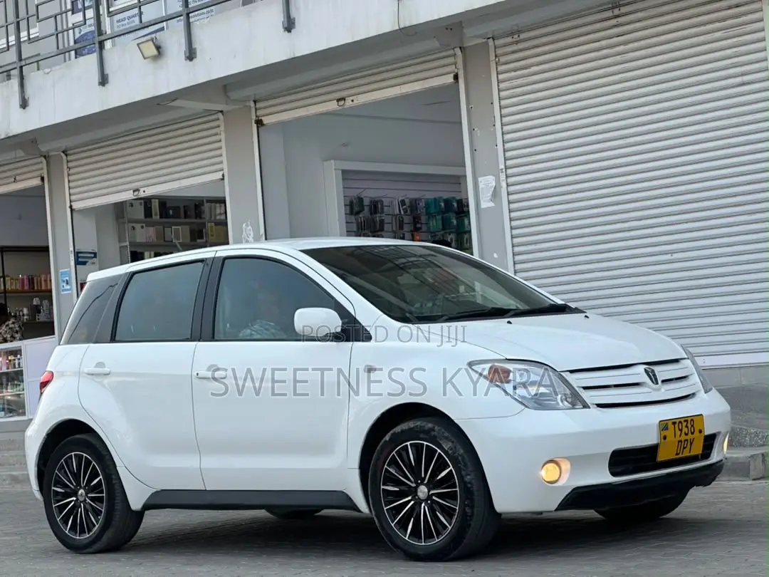 Toyota IST 2003 White
