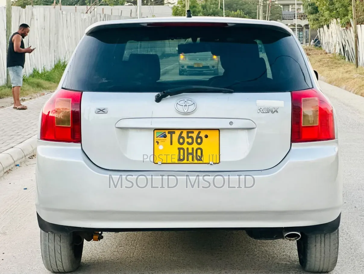 Toyota Corolla RunX 2002 Silver