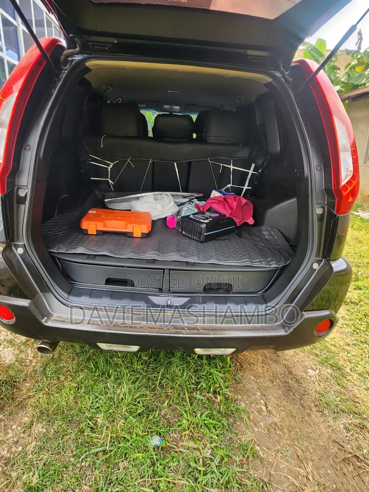 Nissan X-Trail 2.5 Petrol 4x4 SE 2010 Black