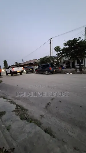 5bdrm Bungalow in Sinza Legho for sale