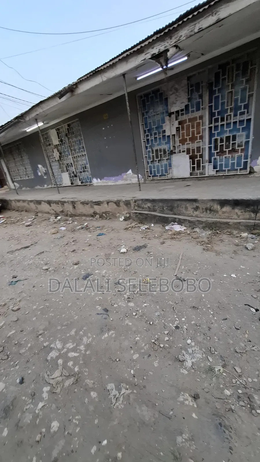 5bdrm Bungalow in Sinza Legho for sale