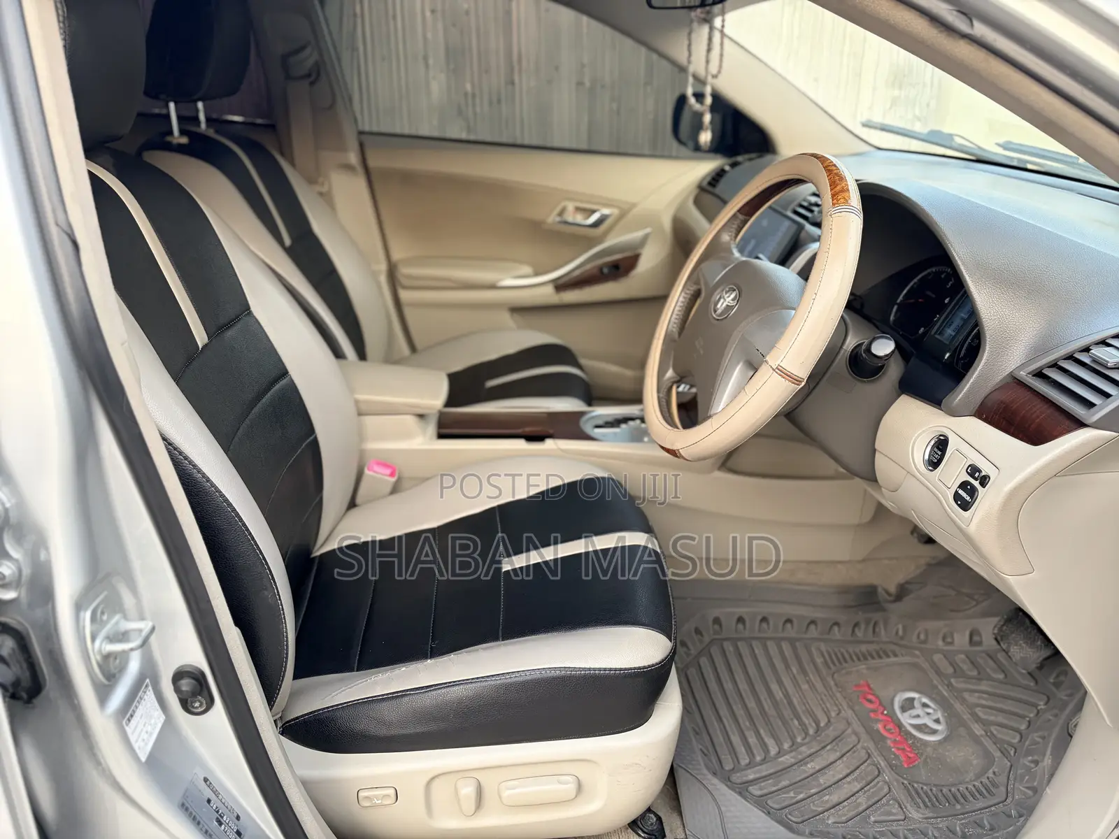 Toyota Premio 1.8 AWD 2011 Silver