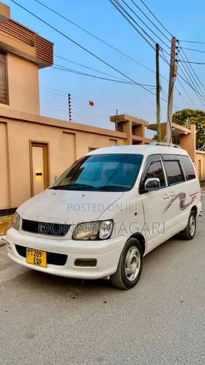 Toyota Noah 2001 White