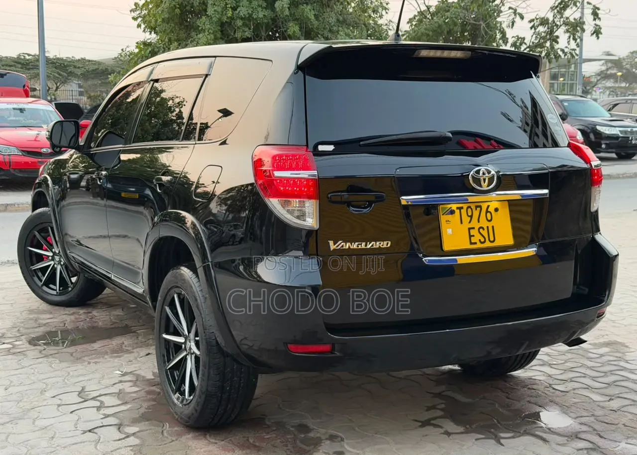 Toyota Vanguard 2012 Black