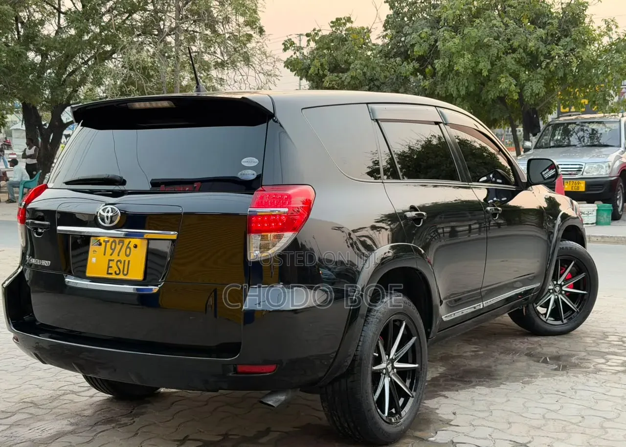 Toyota Vanguard 2012 Black