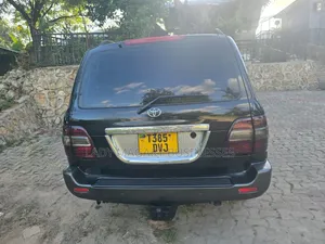 Toyota Land Cruiser HDJ 100 2005 Black