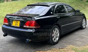 Toyota Crown Royale 2005 Black
