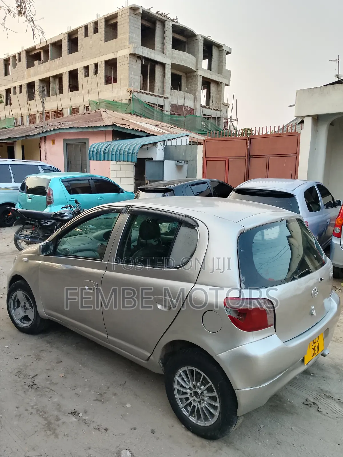 Toyota Vitz 2004 Silver