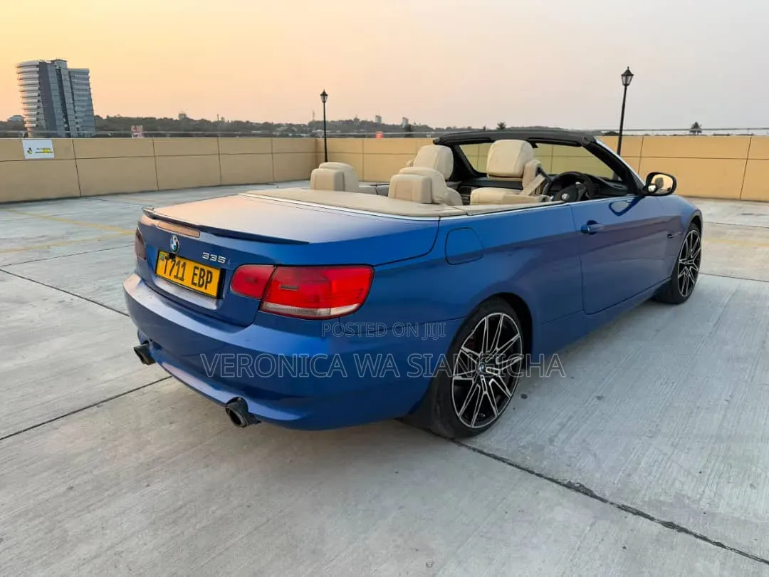 BMW 330 2019 Blue