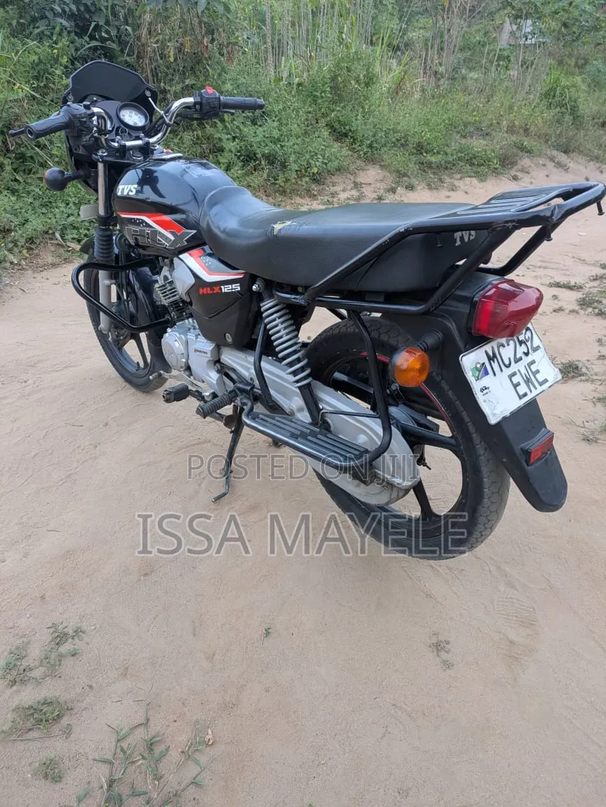 TVS HLX 125 2025 Black