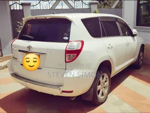 Toyota Vanguard 2011 White