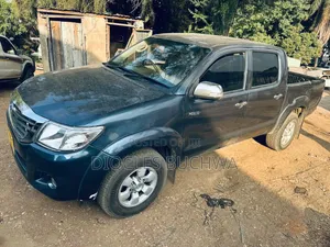 Toyota Hilux 2015 Gray