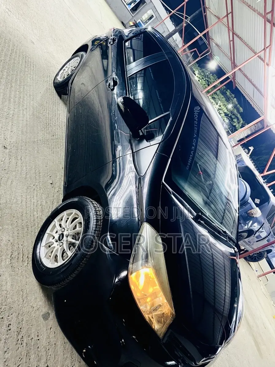 Toyota Vitz 2011 Black