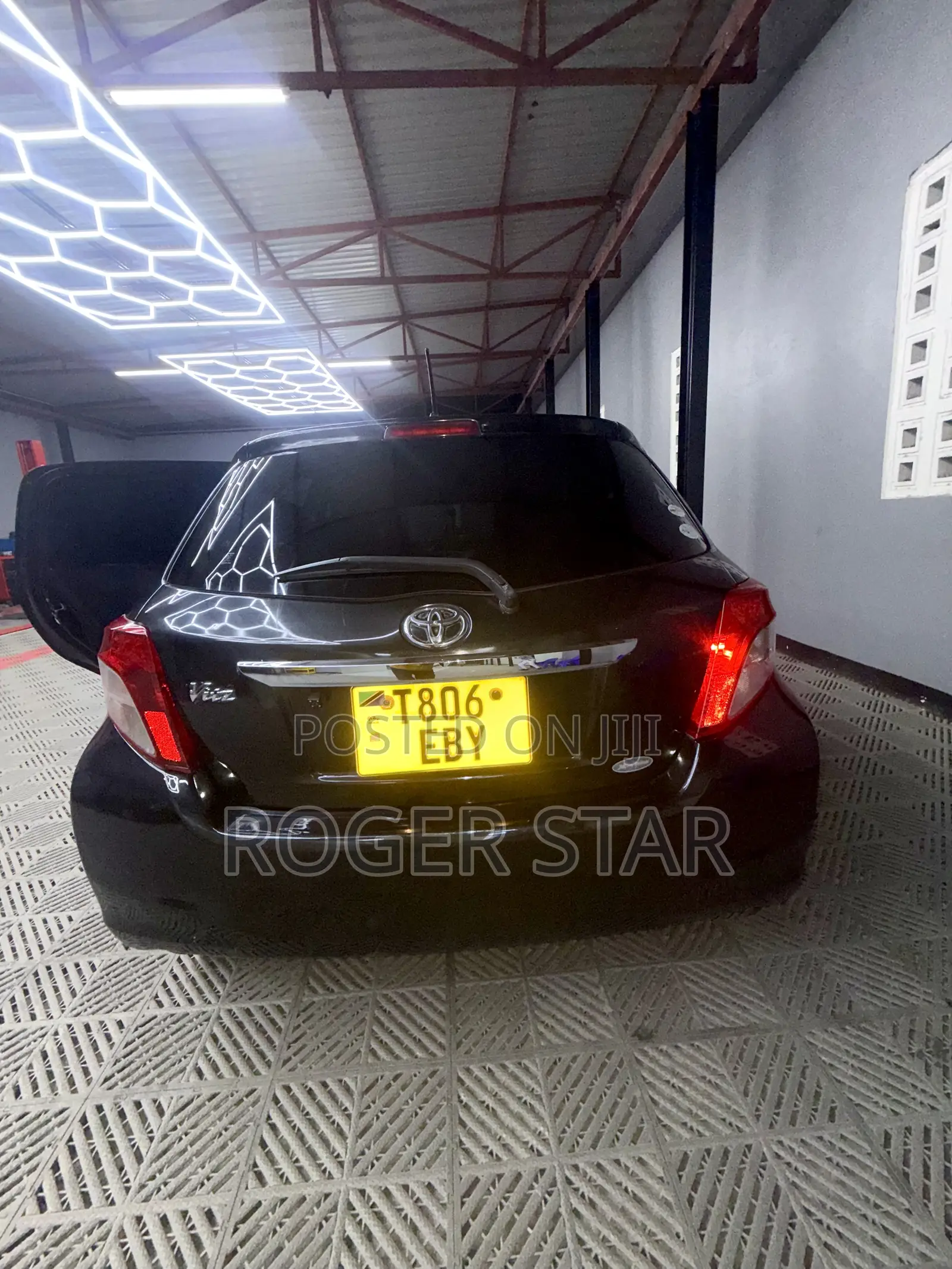 Toyota Vitz 2011 Black