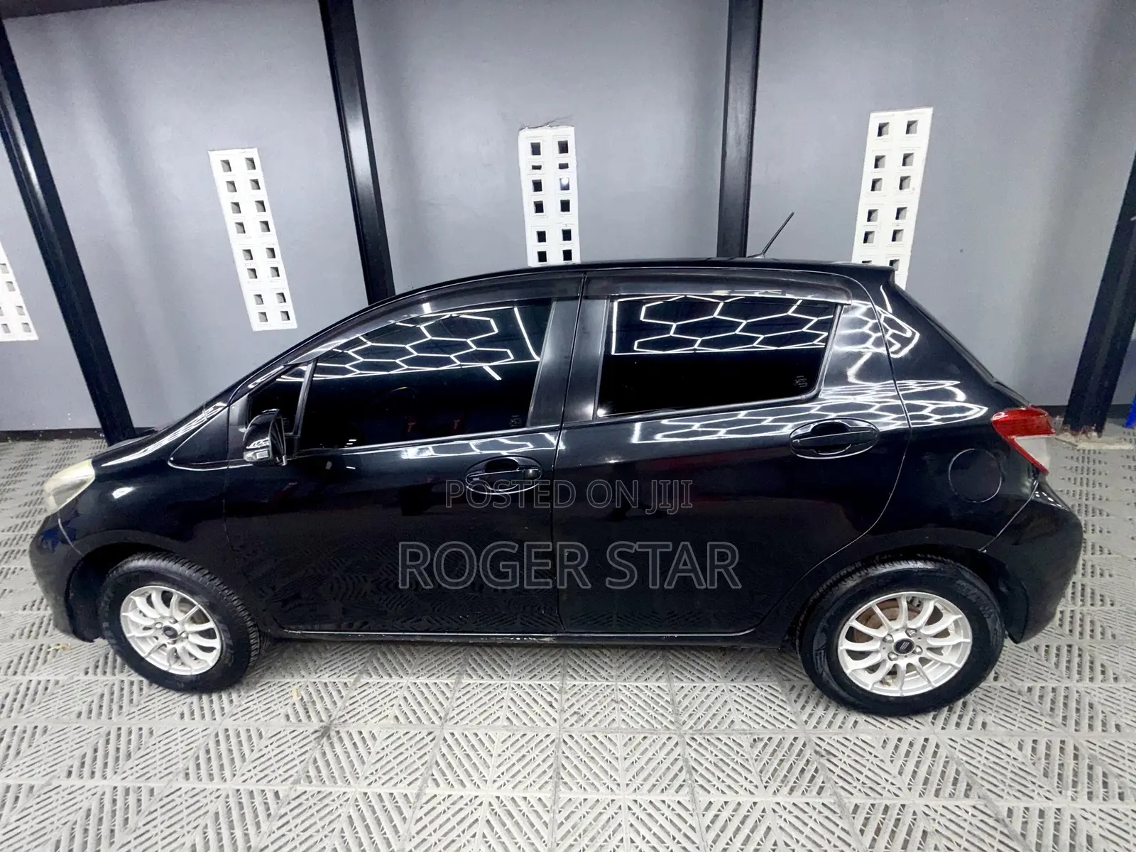 Toyota Vitz 2011 Black