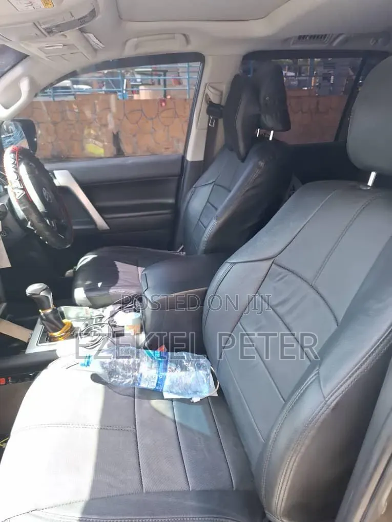 Toyota Land Cruiser Prado 2019 Gray